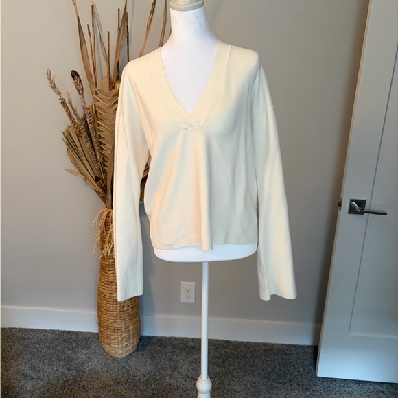 Good American Tops - Good American Cream Long Sleeve V-Neck Top